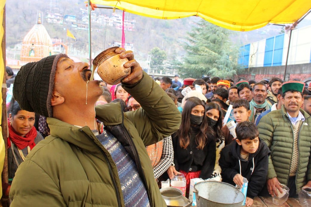 Kheer Prasad distributed to devotees