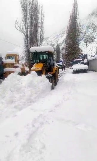 NH-305 closed from Bada Nala to Jalori Pass, power failure in many areas of Lahaul