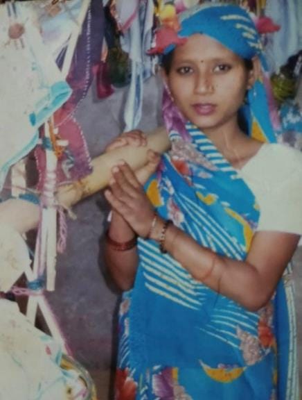 Agra woman Kanwadiya dies due to truck collision