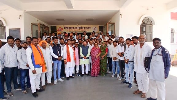 सीहोर। आदिवासी समाज के लोगों ने शराबबंदी की मांग की