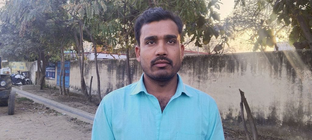 56 thousand rupees were looted from a young man coming after withdrawing money from the bank, also an incident happened with an e-rickshaw driver