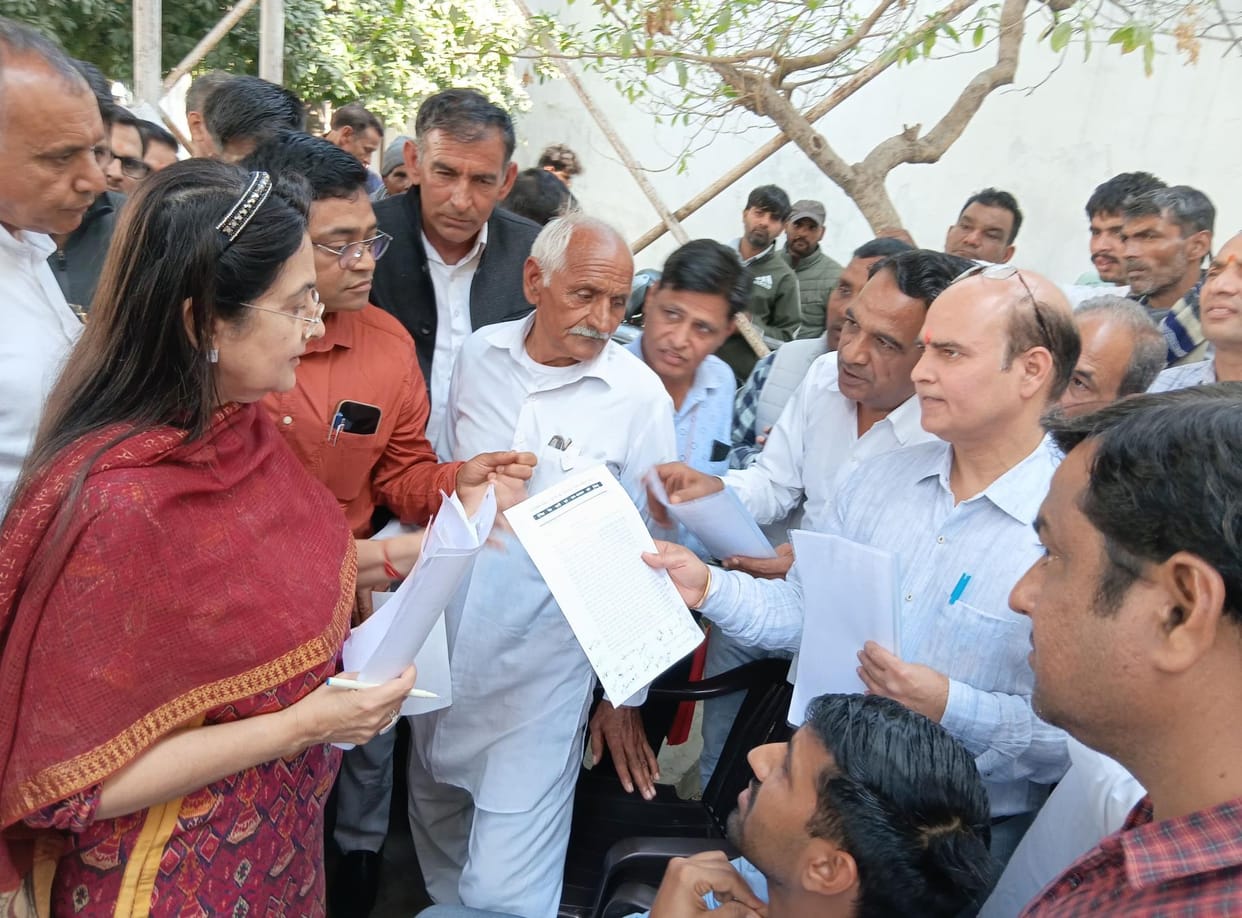 Daily Rail Passengers and Public Welfare Association submitted a memorandum demanding restoration of trains