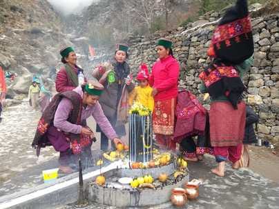 On Shivratri, devotees gathered in Gangarang Shiv temple of Sangla.