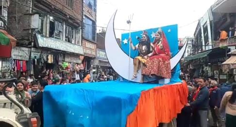 Spectacular tableaux came out in Shiva procession