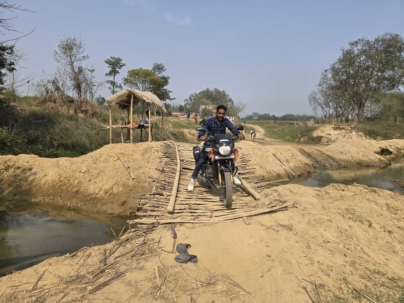 Bihar People cross river using chachari no meaningful initiative has been taken to make bridge operational