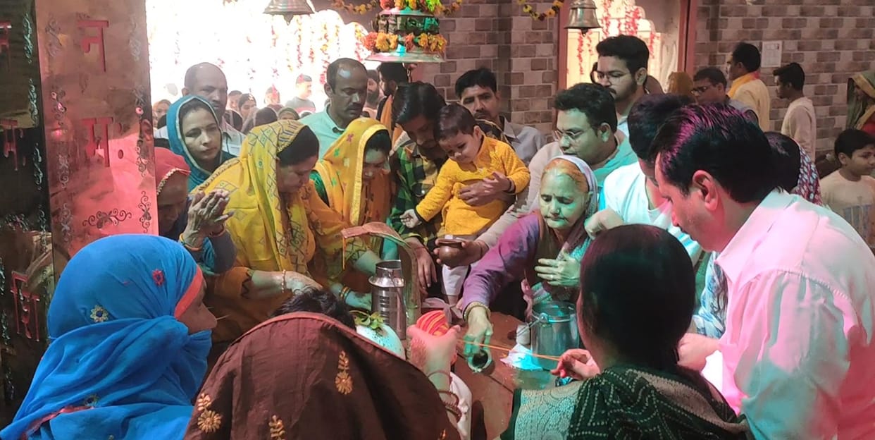 Devotees performed Jalabhishek in Shiva temples
