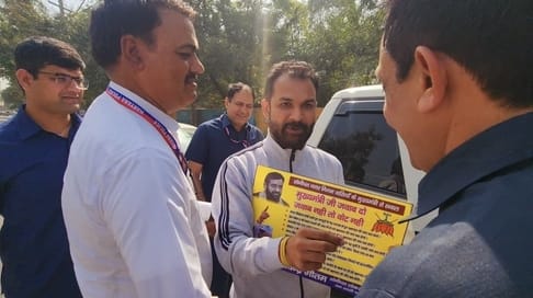 AAP leader Devendra Gautam detained by police, released after CM left