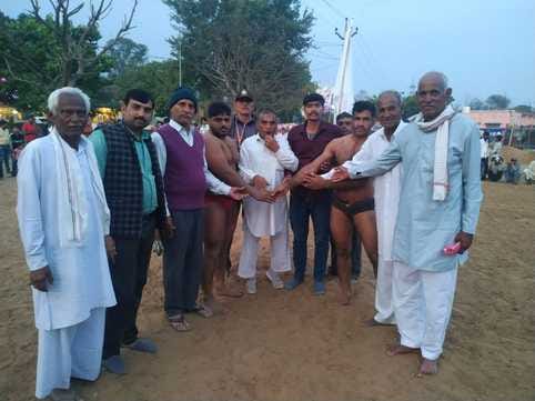 Abhishek won wrestling by defeating Jaipal