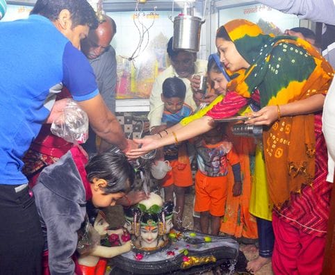 Shiva temples resounded with Har Har Mahadev, a flood of faith poured into Shiva temples