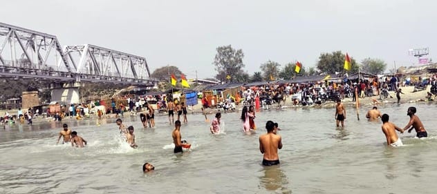 Shiva devotees gathered at Ganga Ghat before Jalabhishek