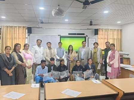 Akshay and Zenshi of 11th and 12th class stood first in district level math quiz competition
