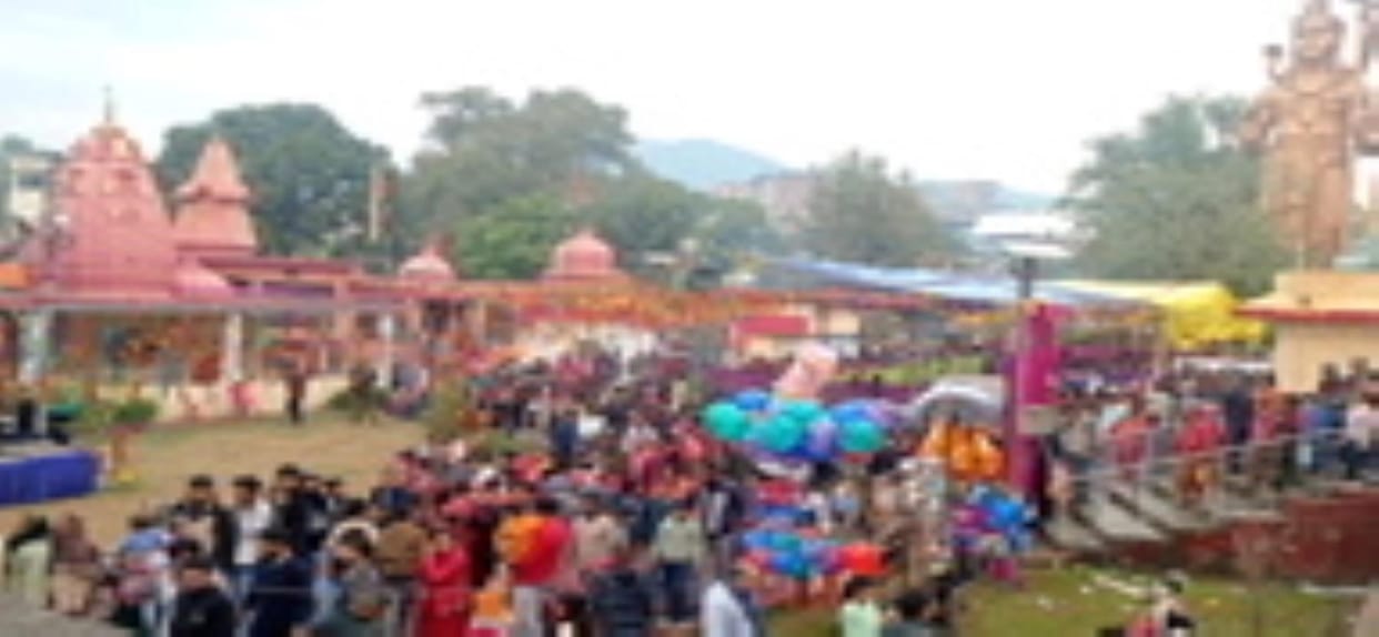 The cheers of Bam-Bam Bhole echoed throughout the day in the pagodas.