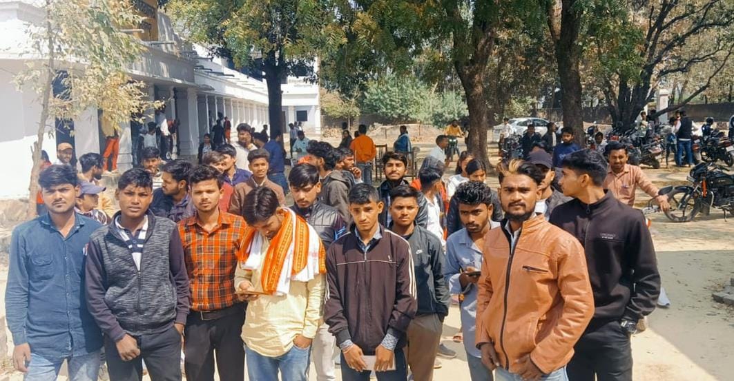 Candidates got entangled in difficult Sanskrit questionsCandidates got entangled in difficult Sanskrit questions.Candidates got entangled in difficult Sanskrit questions.