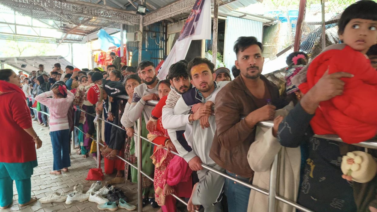 Four-hour puja performed at Shri Shivkhodi Dham