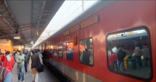 Difficulties increased due to cancellation of trains on Varanasi route