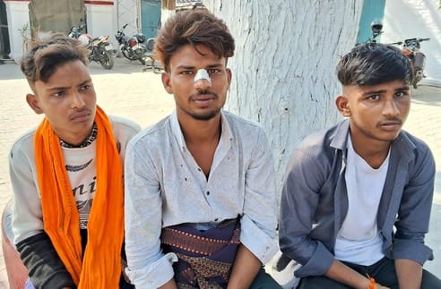 Three Kanwariyas including a teenager were beaten up after a bike collided
