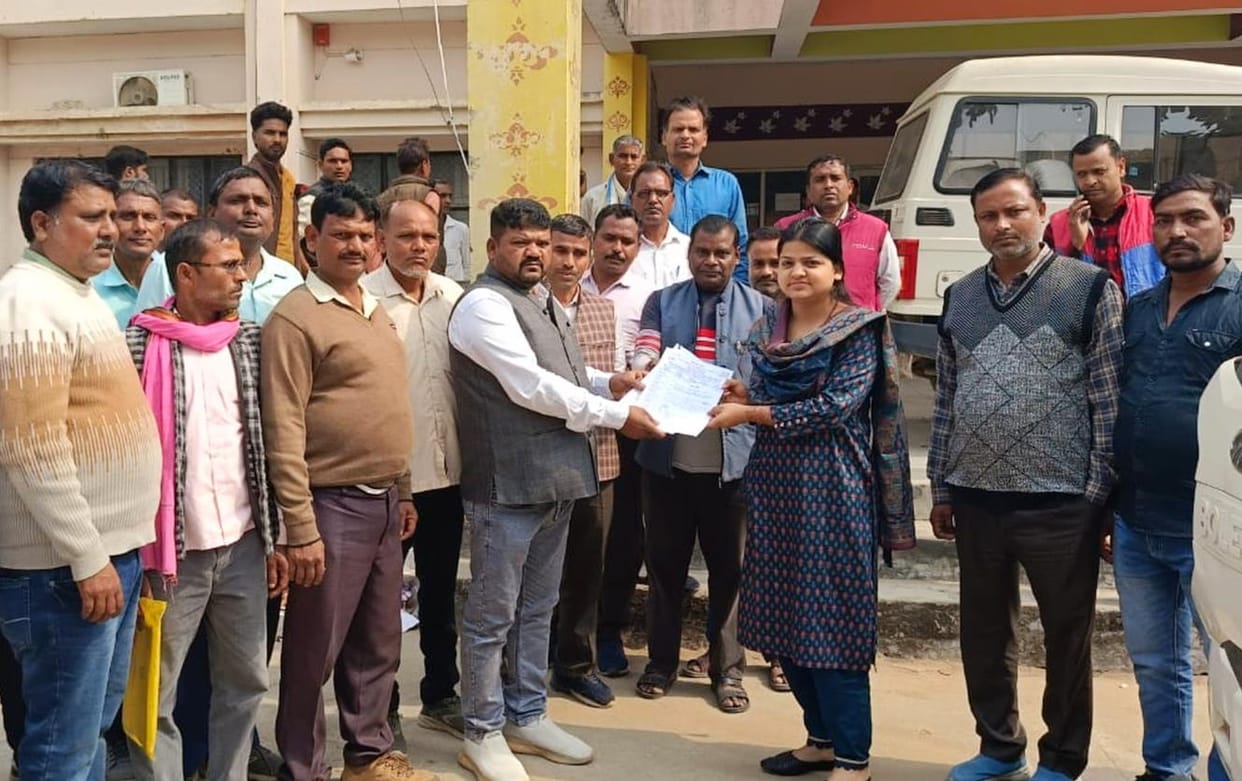 Pay the outstanding traveling allowance and ACP of sweepers