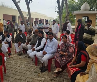 Villagers organized a feast at Dada Khakhavasi