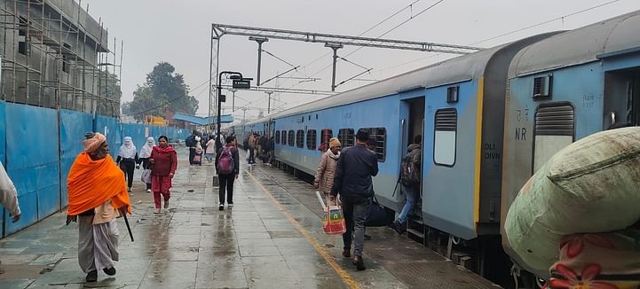 तकनीकी काम के कारण, नौ एक्सप्रेस ट्रेनों सहित दो यात्री ट्रेनें रद्द कर दी गईं