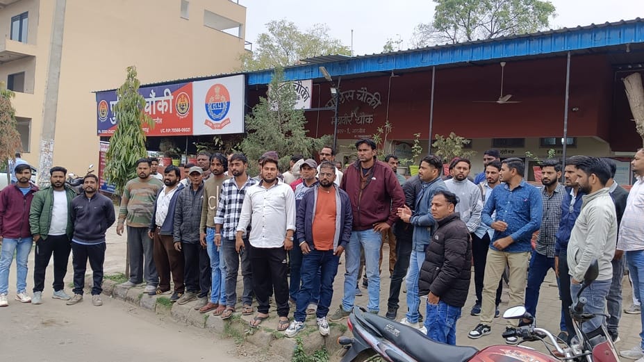 NP employees attacked for removing hoardings
