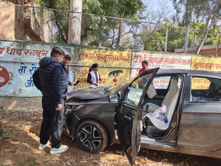 Uncontrolled car collides with wall, nurse's life saved due to opening of air bag