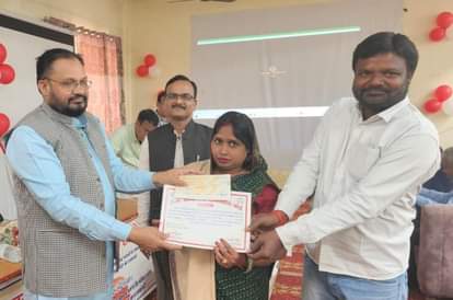 Electric chalk distributed to 25 artisans
