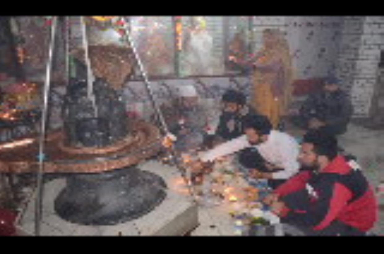 Worship of Lord Shiva Continue on Whole Night