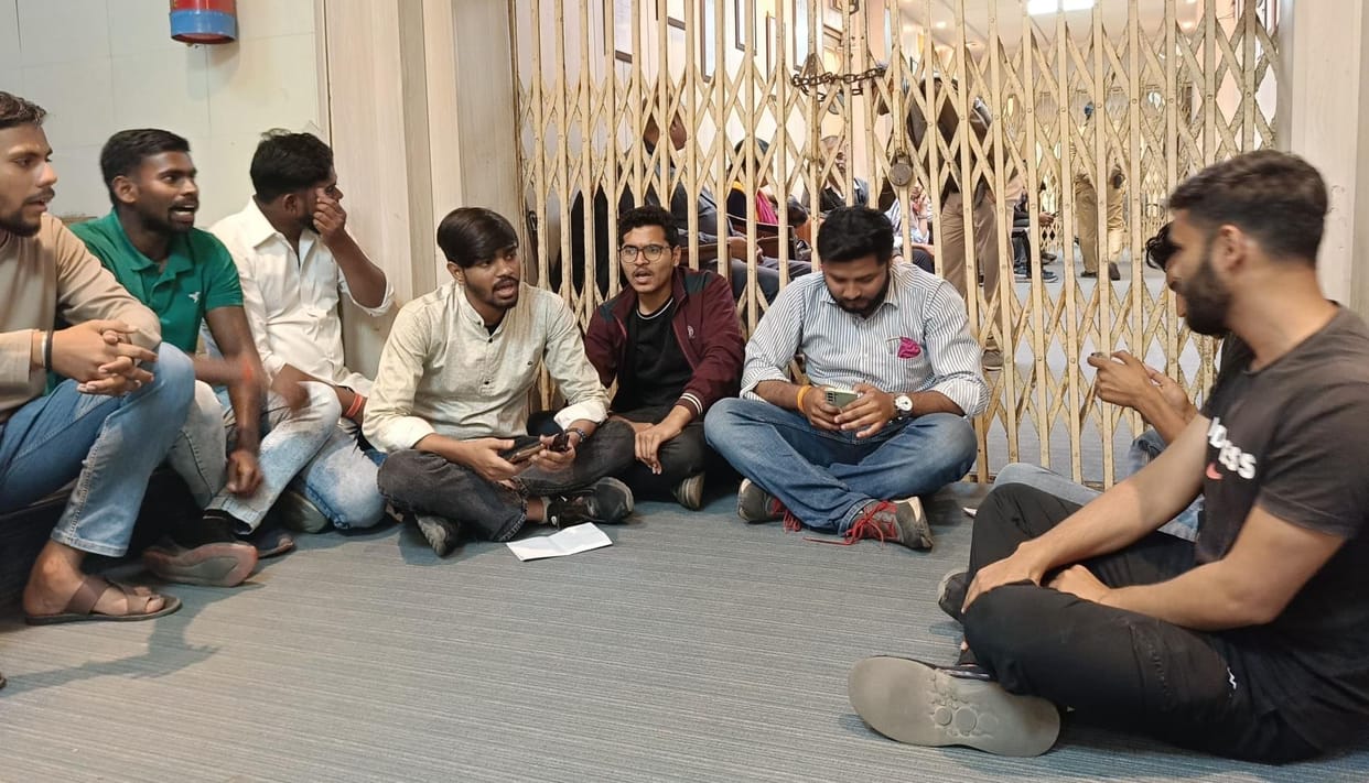 LU: Students create ruckus over problems in library