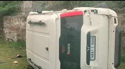 Scorpio overturned in ditch during stunt