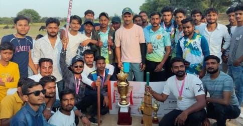 Mahotra won the title by defeating Atarra's team