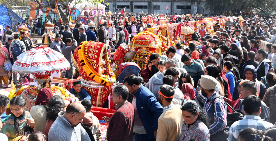 Weather is kind, Paddal fair venue becomes lively