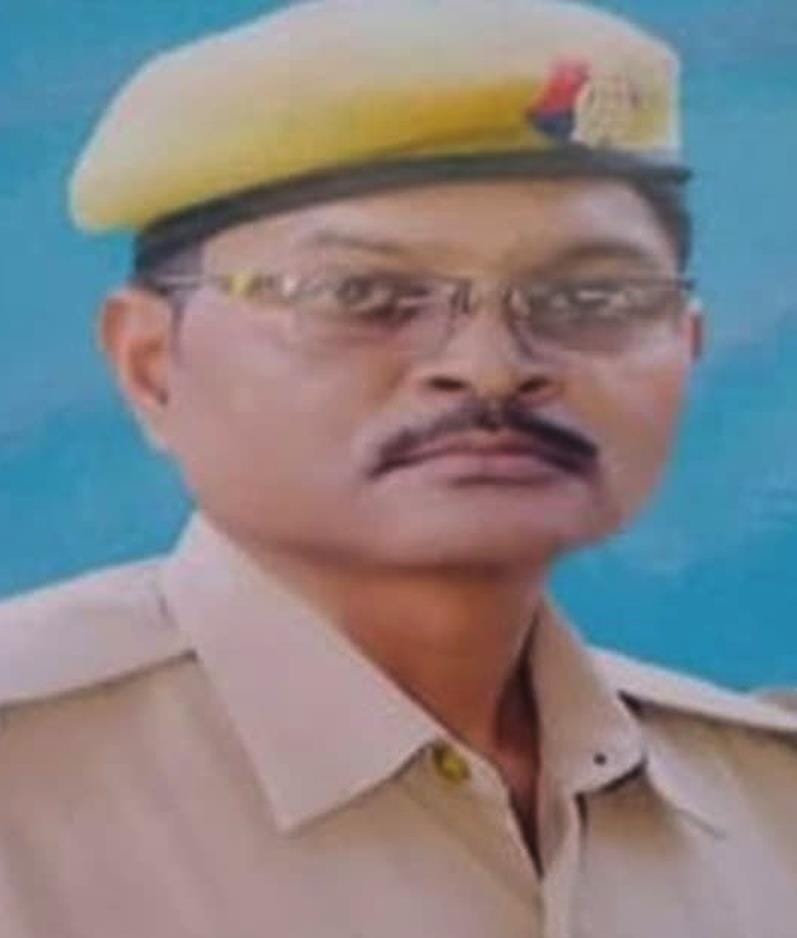 Head constable injured in road accident dies
