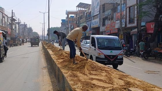 The days of dividers littered with dirt will change