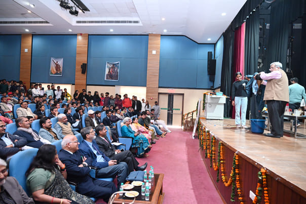 Harshita first in Hindi speech competition