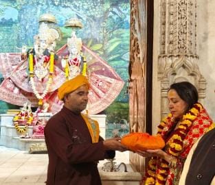 After reaching her birthplace, MP Hema Malini had darshan of the Lord.