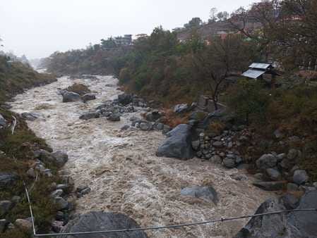Devastation due to rain, 32 drinking water schemes and 257 transformers stalled, vehicles submerged in ravines.