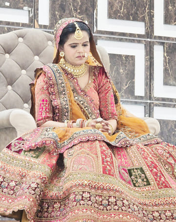 Kavita became a recluse, took out saffron, henna ceremony and procession