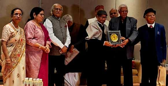 Dr. Madhukant got Satyavati Shukla Sahitya Bhushan Award