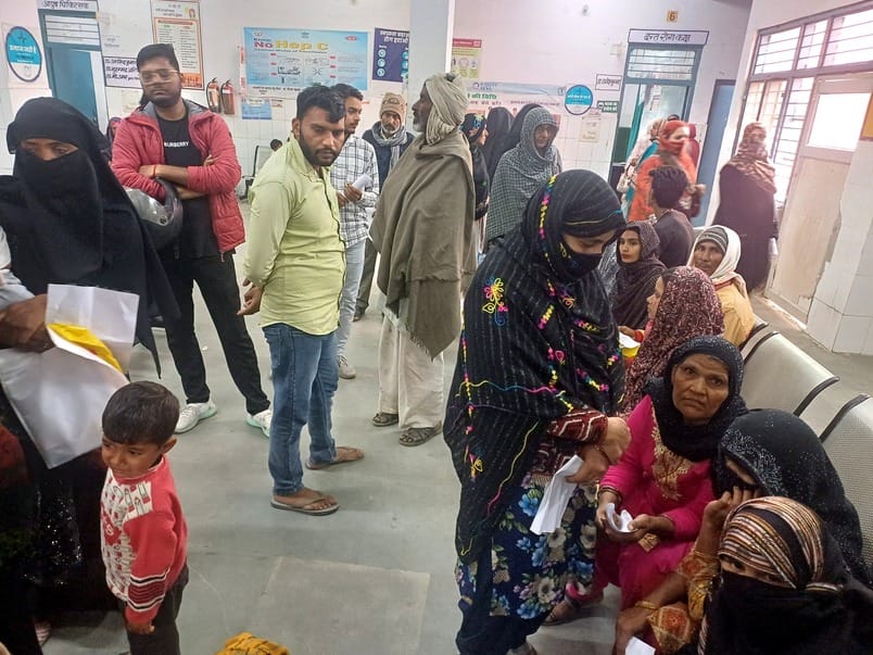 Bring money to the hospital, medicines are prescribed from outside here