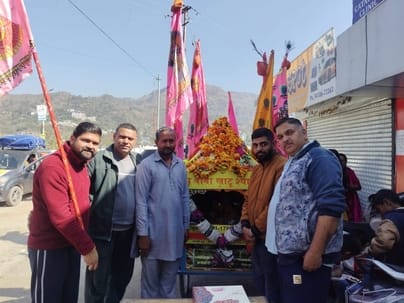 Devotees reached Bilaspur on foot carrying the idol of Shri Khatu Shyam from Rajasthan.