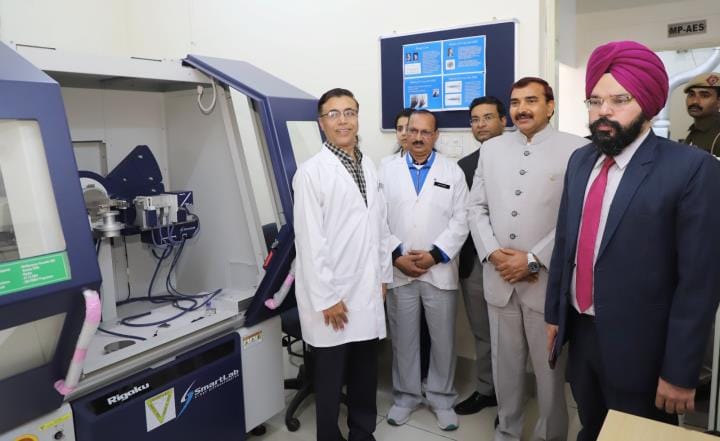 Director General of Directorate of Technical Education Prabhjot Singh reached GJU