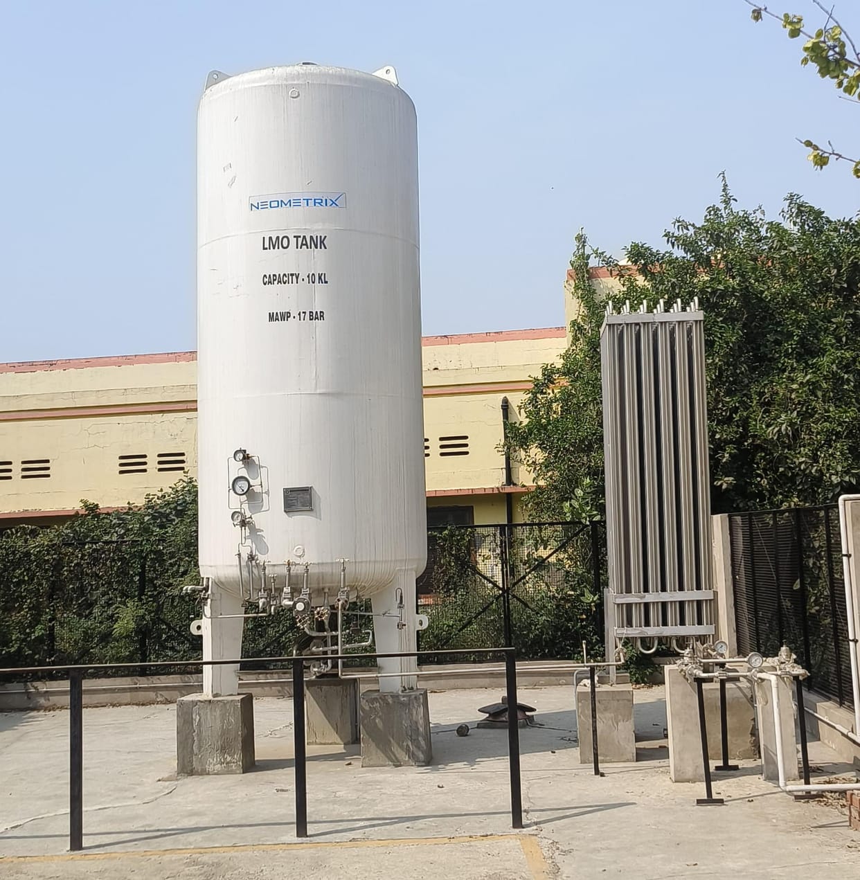 Both oxygen plants in the district hospital stalled