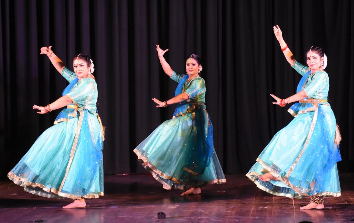 Lucknow evening dances with Kathak steps