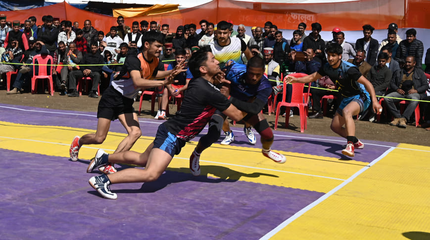 Bilaspur teams won in Kabaddi