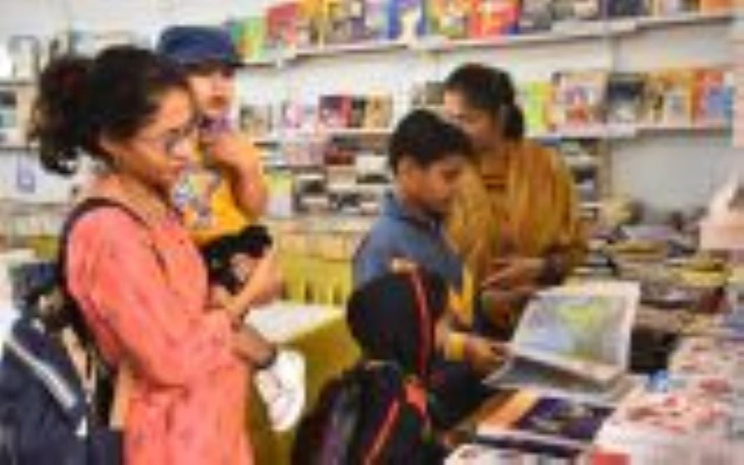 Efforts to free children from mobile addiction through children's literature