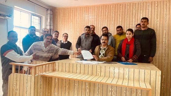 Government should withdraw the orders of state cadre: Union