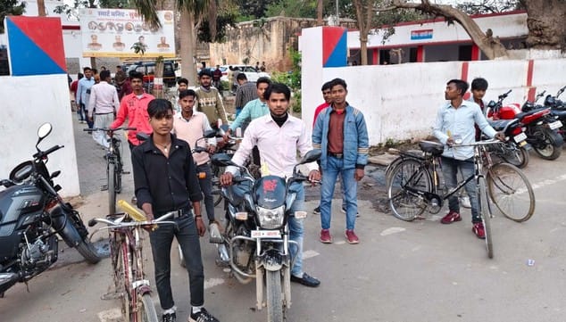 The stand operator of the college deflated the bicycles and bikes of the students