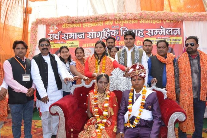 35 couples pledge to stay together on Phulera Dooj