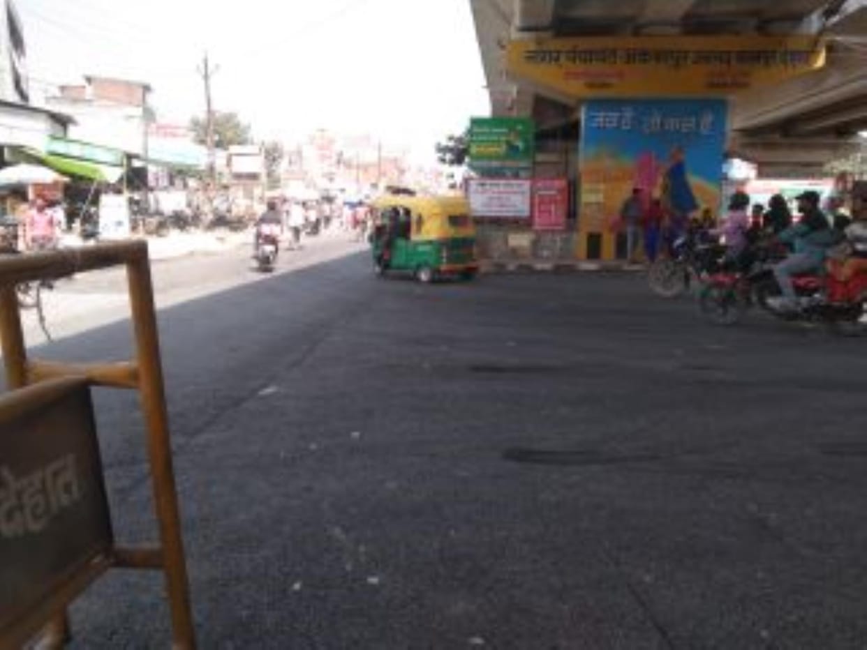 Over bridge intersection in Akbarpur became pothole free, got convenience