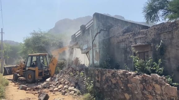 Ajmer News: Development Authority removed illegal encroachment on Ajaysar Road